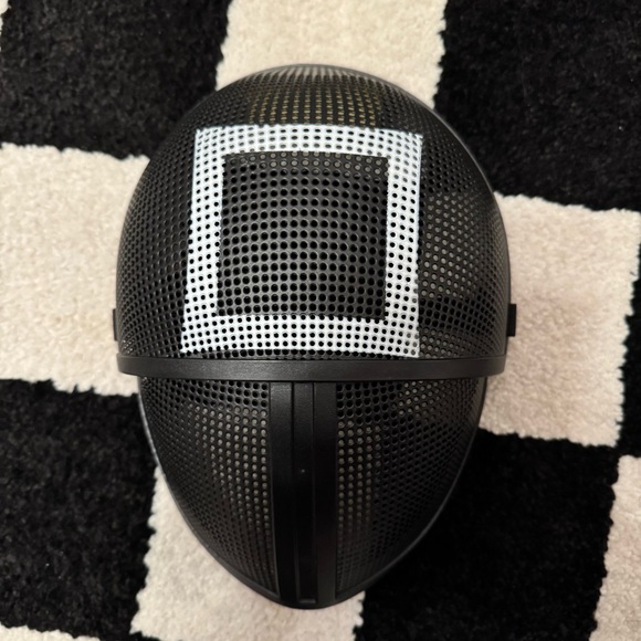 Spirit Halloween Squid Game Costume Guard Adult Size L / XL - Picture 8 of 11